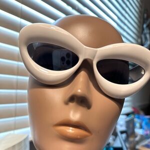 White and Lilac NWOT!🔥Cat Eye Sunglasses — Retro Statement Shades